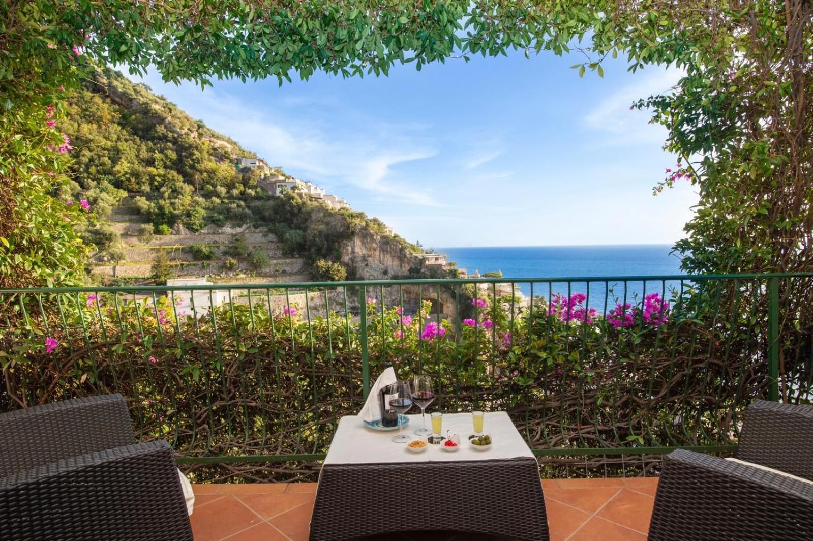 Hotel Pellegrino Praiano Exterior foto