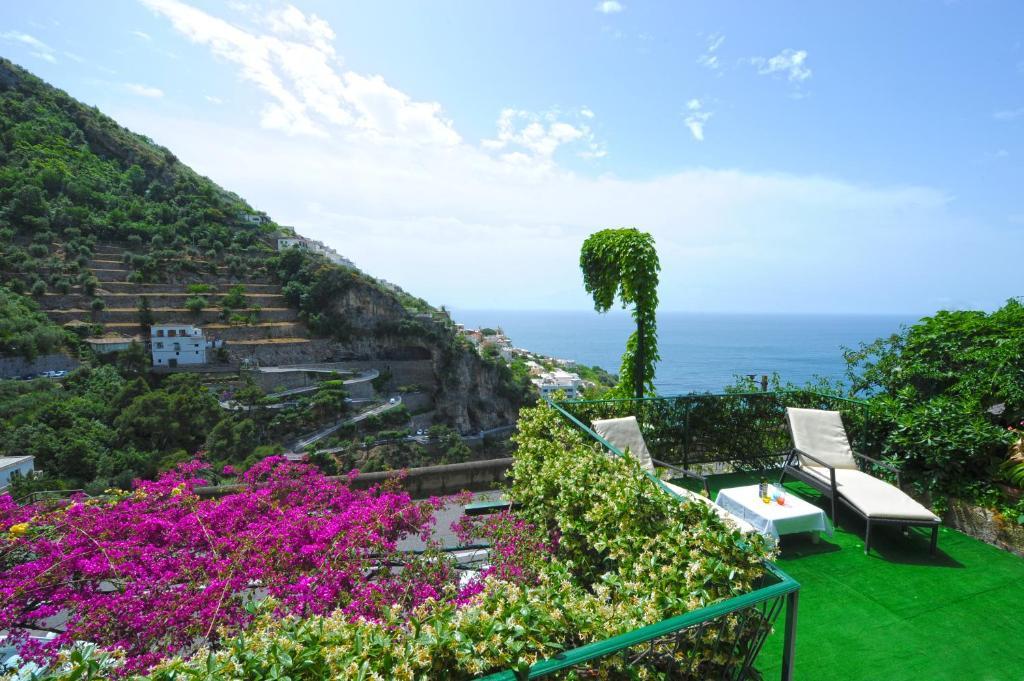Hotel Pellegrino Praiano Exterior foto
